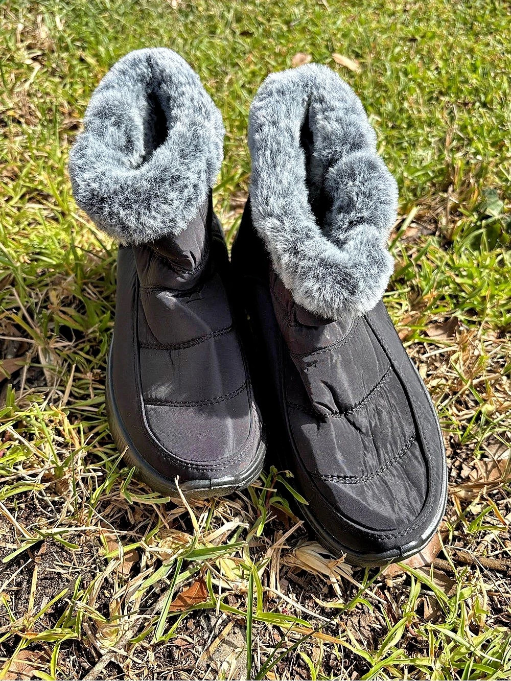 SOREL IN STREAM Winter Boots in Black & Gray US 8/8.5 Like New